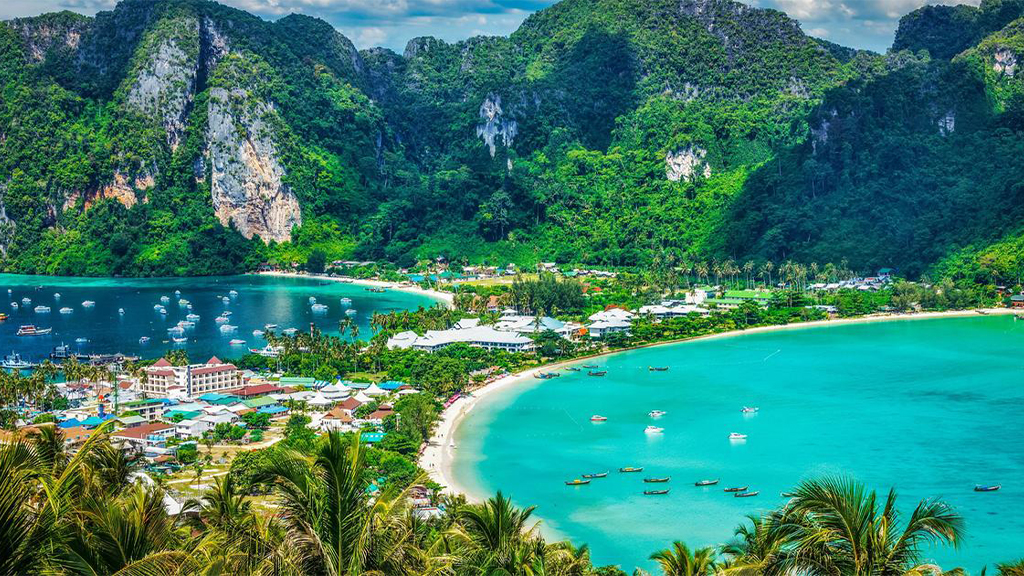 Phi Phi Maya Bay & Bamboo Island by Speedboat